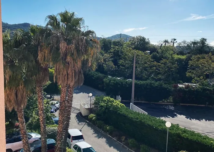 Апартаменты Vue Agay Сен-Рафаэль